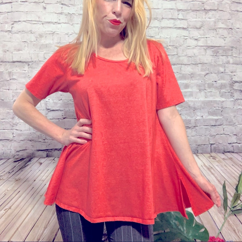 ‼️LULAROE PERFECT T Red Size Medium‼️